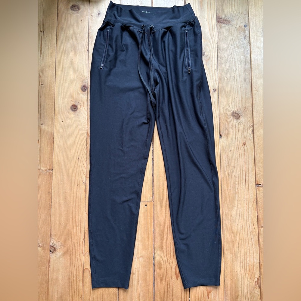 Old Navy women’s powersoft go dry high rise pants